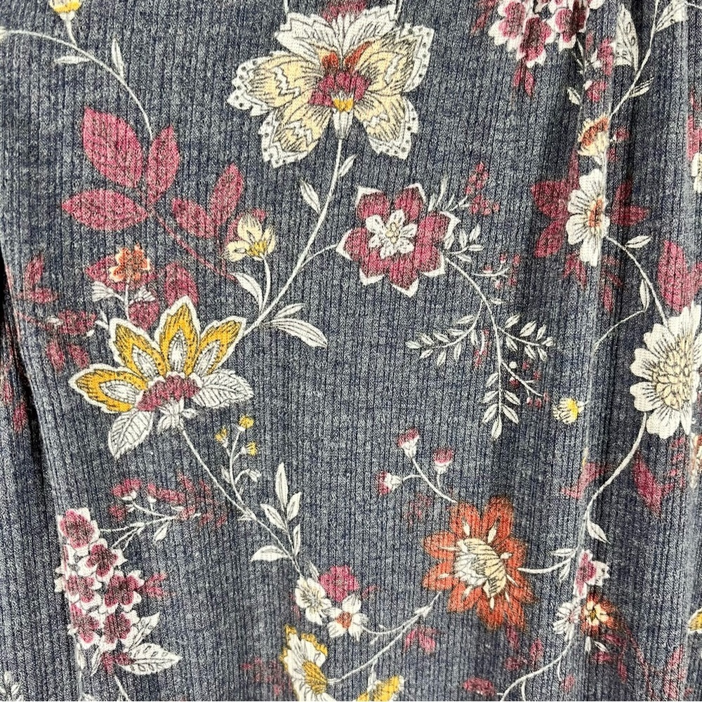 Fred David Blue Pleated Short Sleeve Blouse 1/2 Button Front Floral Pattern - Picture 5 of 8